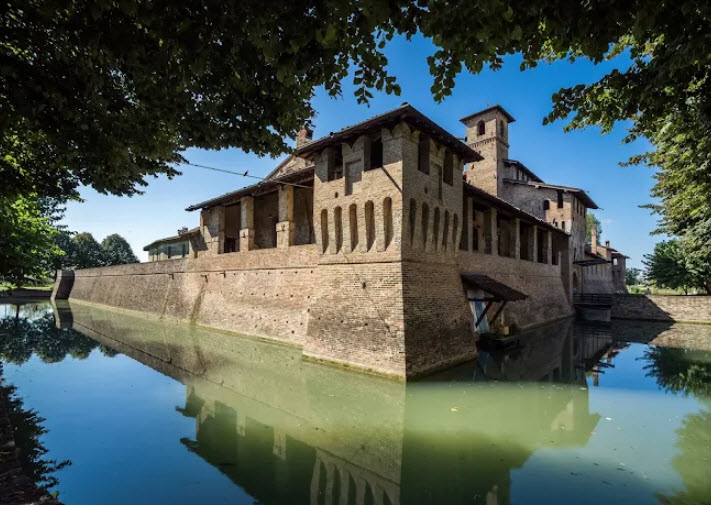 Castello Visconteo di Pagazzano, Italy